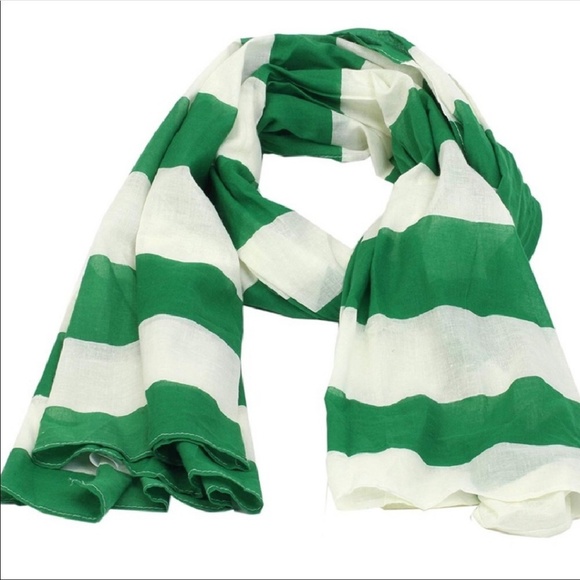 Accessories - 🆕 Green & White Stiped Scarf